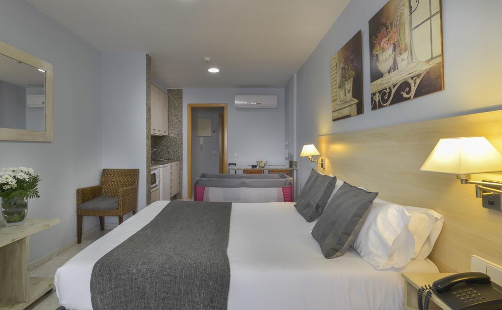Alexandra Aparthotel Benstarhotelgroup ตาร์ราโกนา ภายนอก รูปภาพ